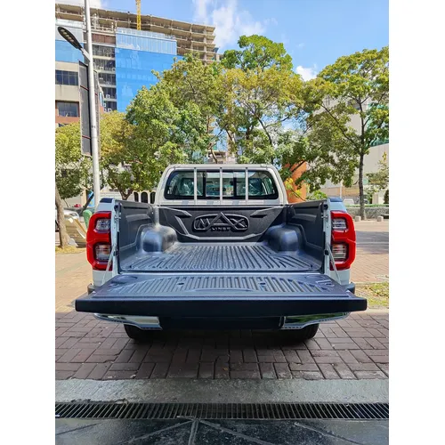 Toyota Hilux SR5 2025 Blanco Caracas