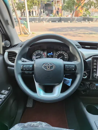 Toyota Hilux SR5 2025 Blanco Caracas