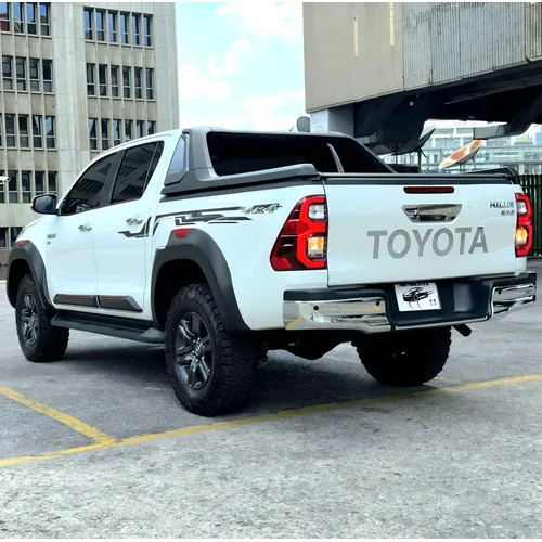 Toyota Hilux SR5 2024 Blanco Caracas