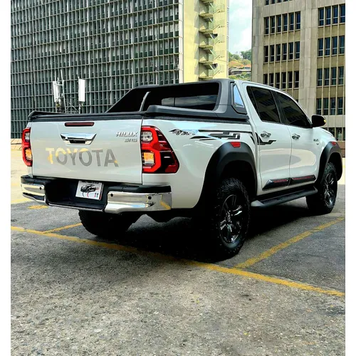 Toyota Hilux SR5 2024 Blanco Caracas