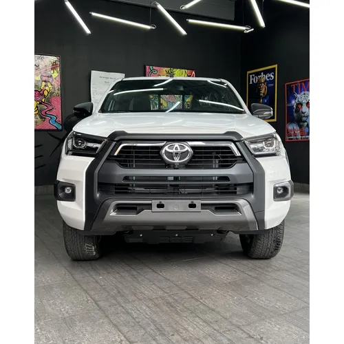 Toyota Hilux SR5 Adventure 2025 Blanco Caracas