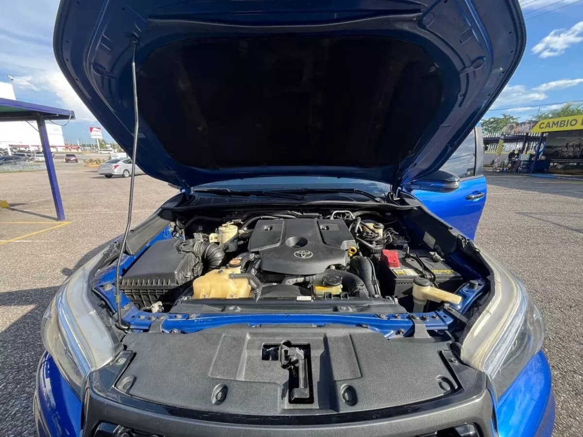 Toyota Hilux Srv Azul Modelo 2020