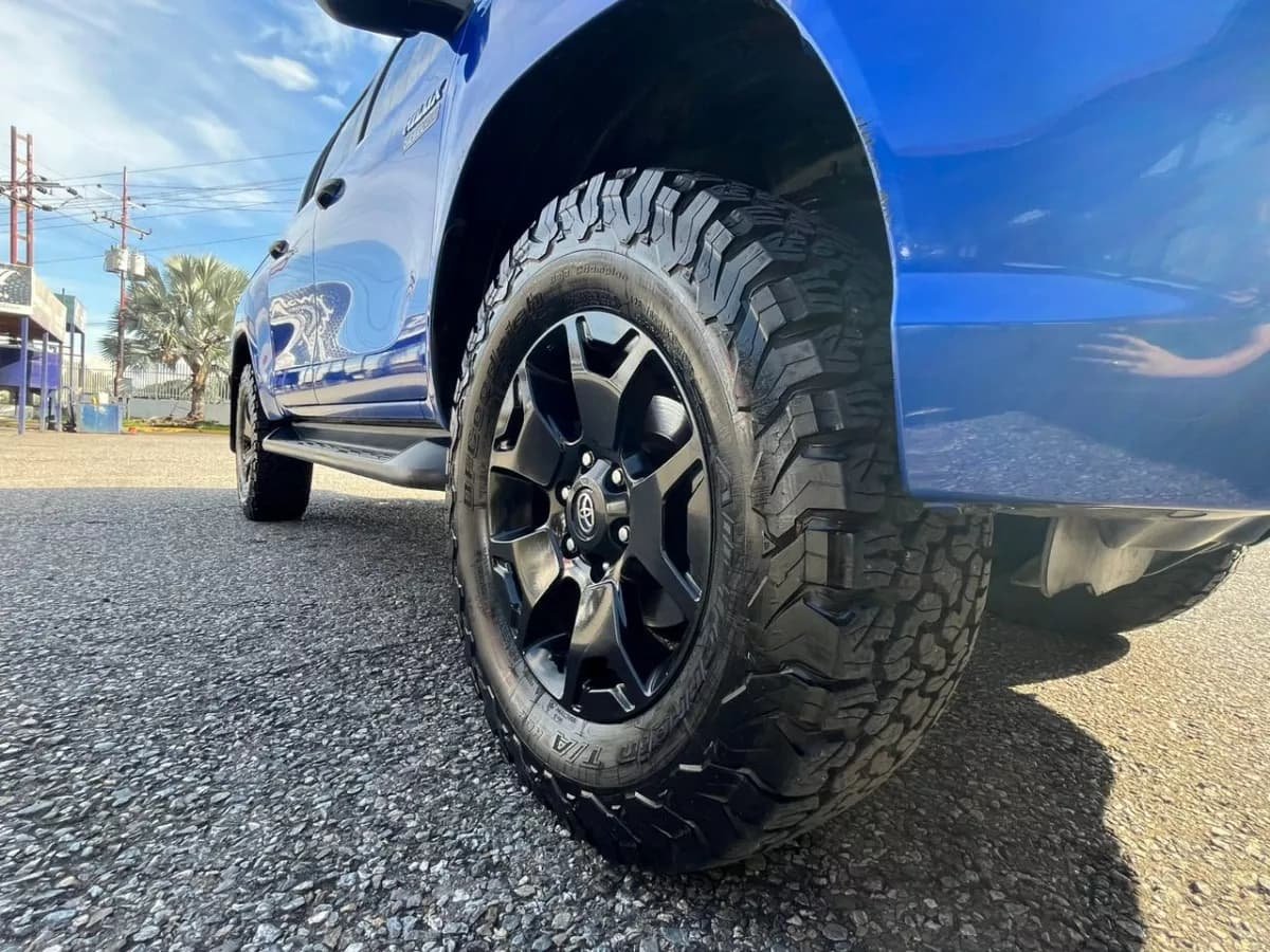Toyota Hilux Srv Azul Modelo 2020