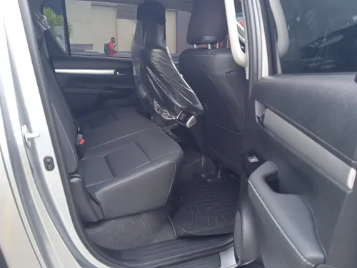 Toyota Hilux SRX 2024 Gris Caracas