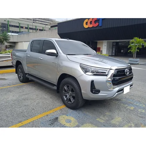 Toyota Hilux SRX 2024 Gris Caracas