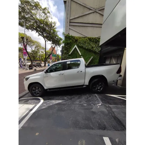 Toyota Hilux SR.X 2025 Blanco Caracas