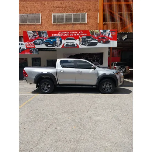 Toyota Hilux SR.X 2025 Plateado Caracas