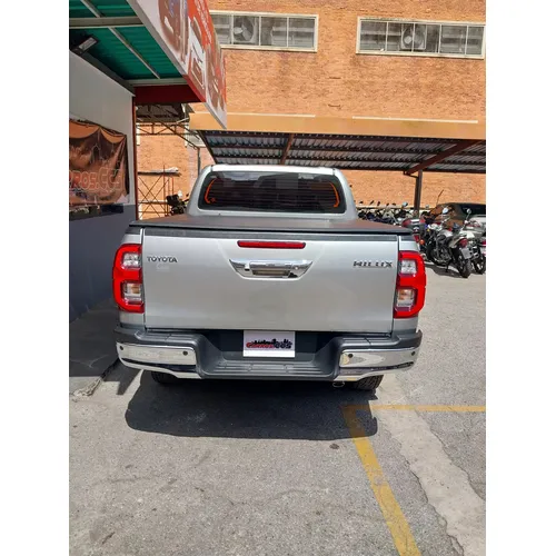 Toyota Hilux SR.X 2025 Plateado Caracas