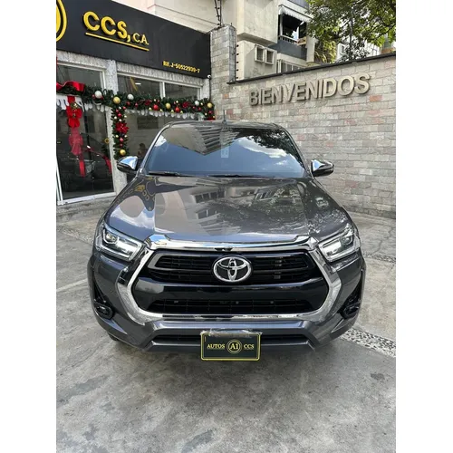 Toyota Hilux SRX 2025 Gris Caracas