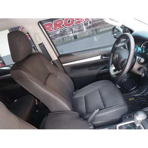 Toyota Hilux SR.X 2025 Plateado Caracas
