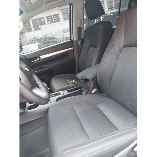 Toyota Hilux SR.X 2025 Plateado Caracas