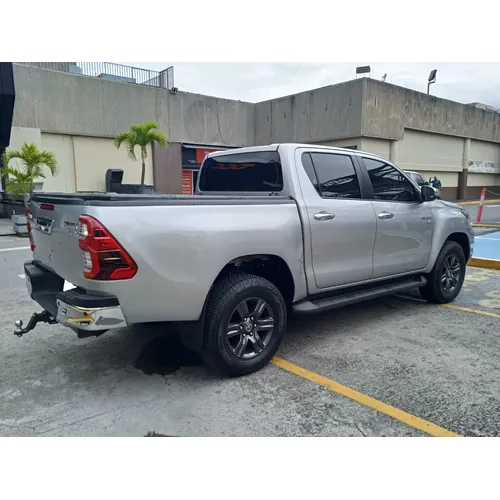 Toyota Hilux SRX 2024 Gris Caracas