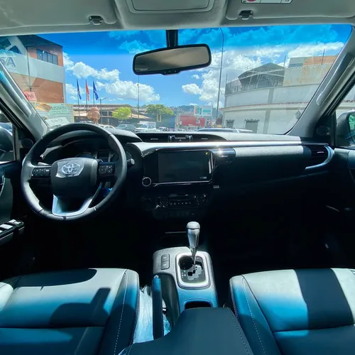 Toyota Hilux SRX 2025 Blanco Caracas