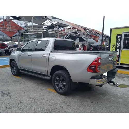Toyota Hilux SRX 2024 Gris Caracas