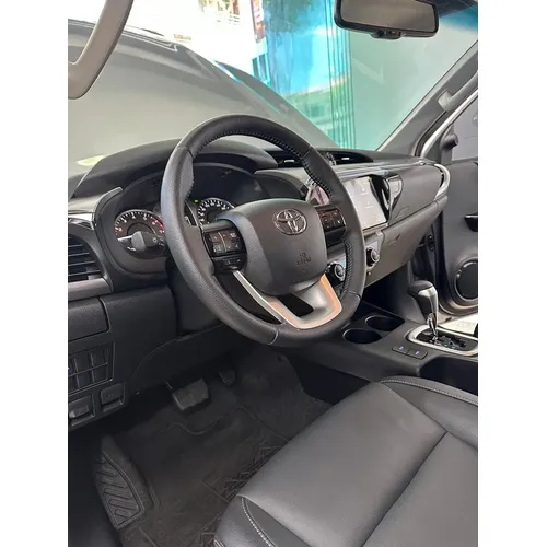 Toyota Hilux SR.X 2026 Plateado Caracas
