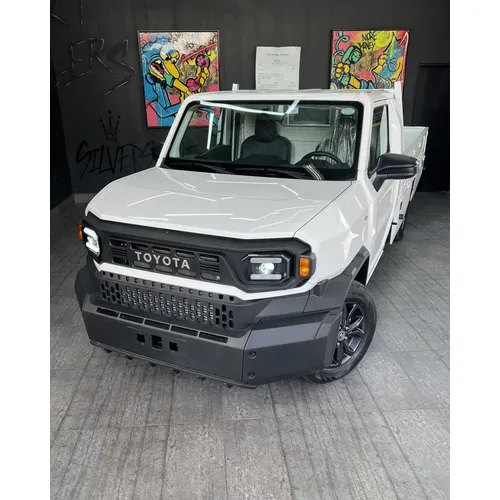 Toyota Hilux 2025 Blanco Caracas