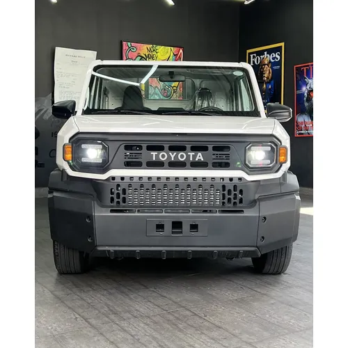 Toyota Hilux 2025 Blanco Caracas