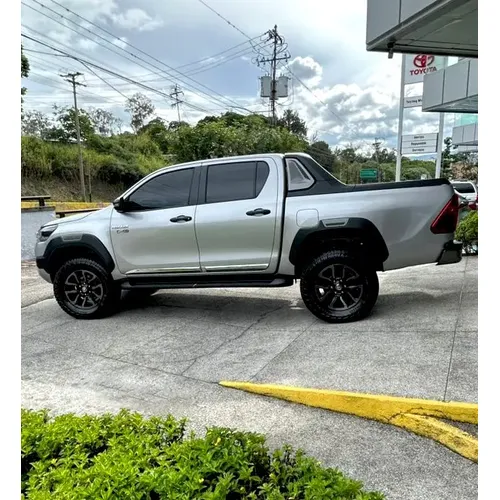 Toyota Hilux 2021 Gris Los Teques