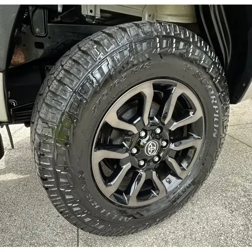 Toyota Hilux 2021 Gris Los Teques