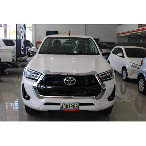 Toyota Hilux 2026 Blanco La Victoria