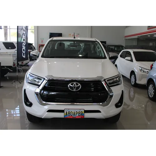 Toyota Hilux 2026 Blanco La Victoria