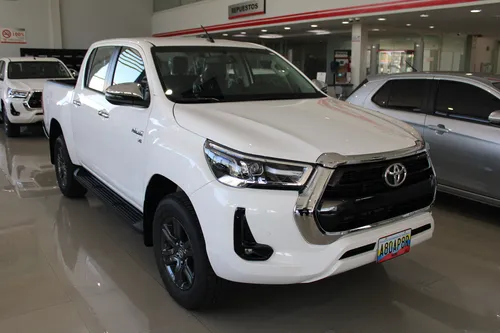 Toyota Hilux 2026 Blanco La Victoria