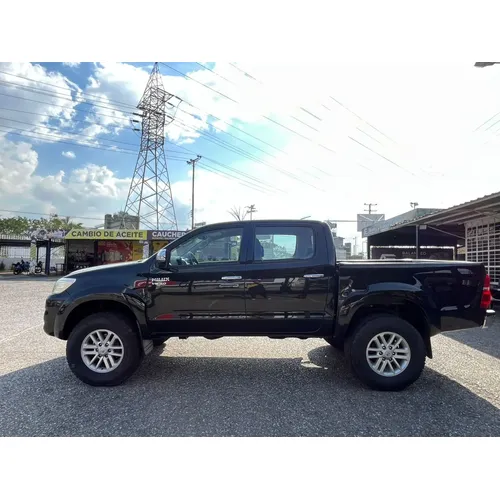 Toyota Hilux 2012 Negro Valencia