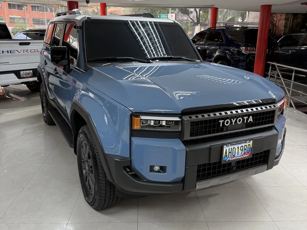 Toyota Land Cruiser Prado 2024 Azul Caracas