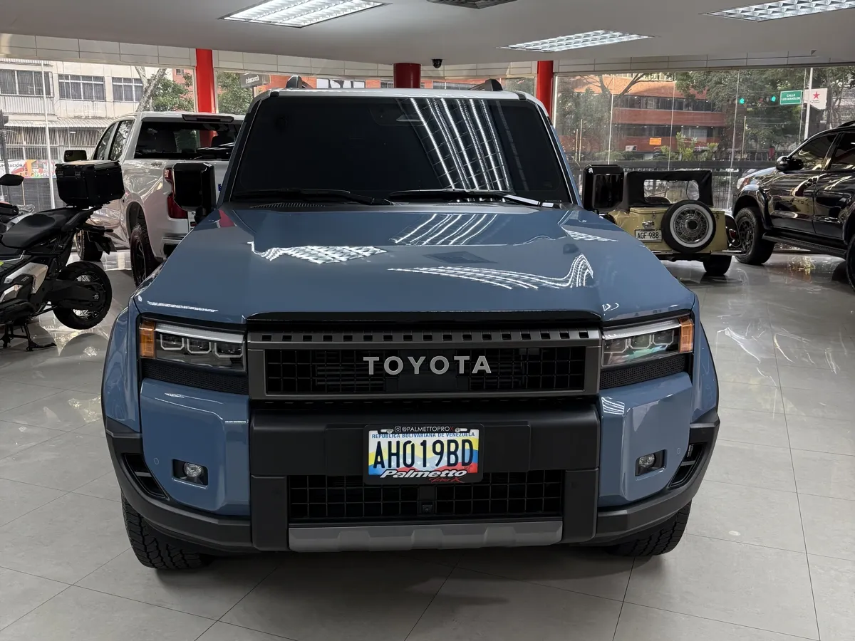 Toyota Land Cruiser Prado 2024 Azul Caracas