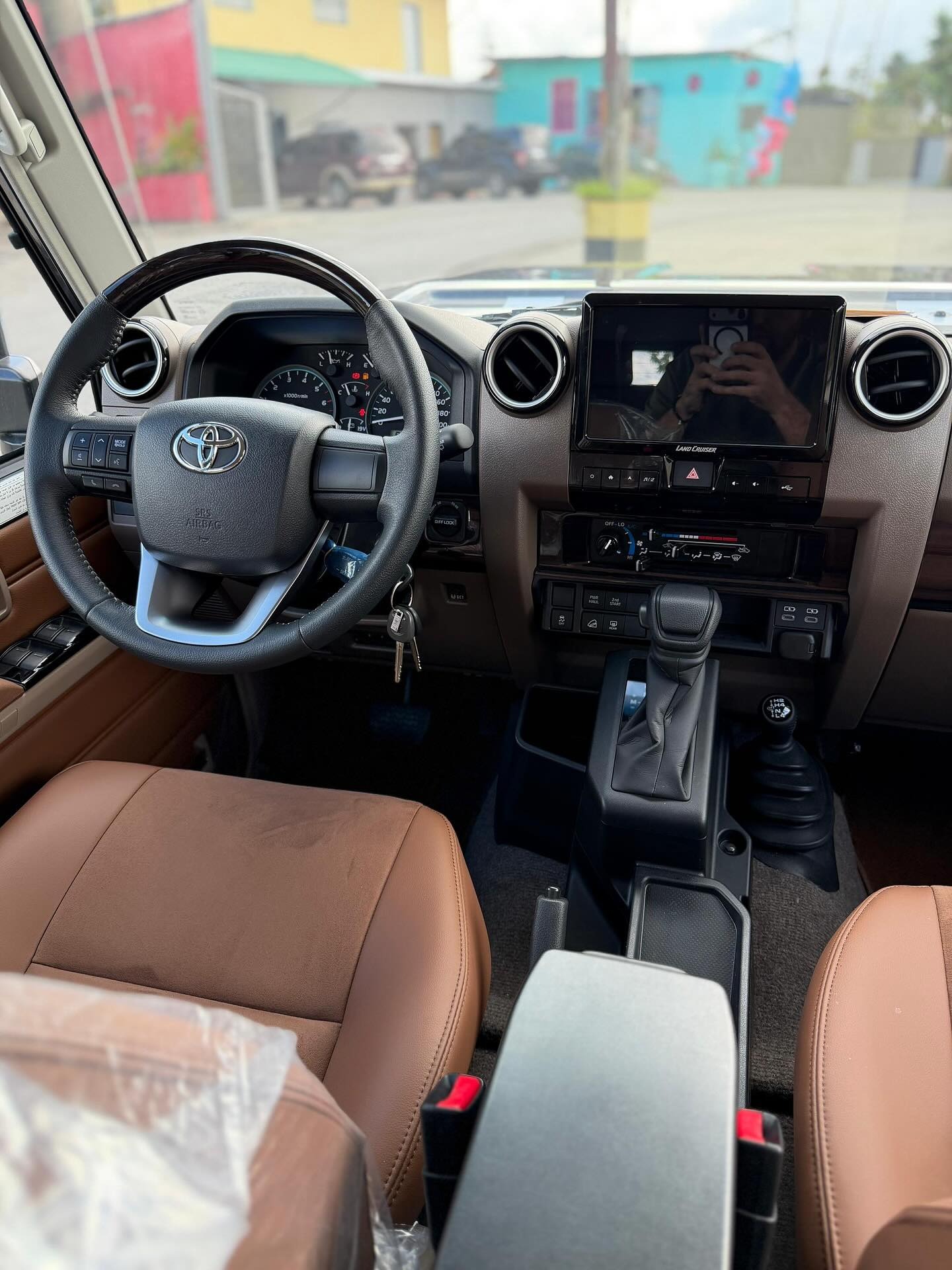 Toyota LC Serie 76 2025 negro6