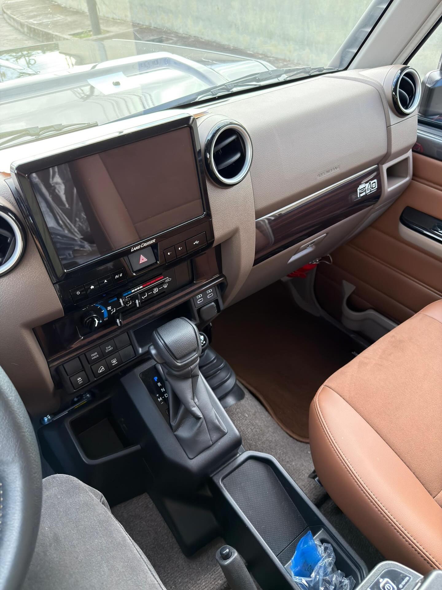 Toyota LC Serie 76 2025 negro8