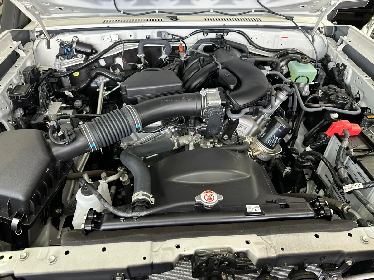 Toyota LC Serie 79 LX 2024 blanco13