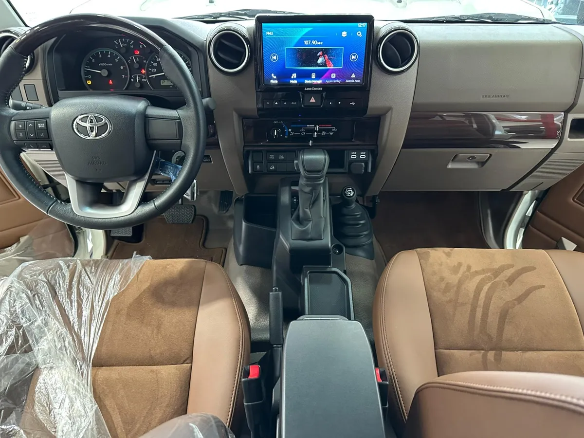 Toyota LC Serie 79 LX 2024 blanco8