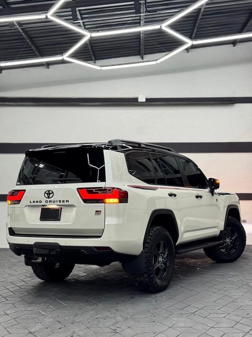 Toyota Land Cruiser 300 GR Sport 2024 Blanco Mérida