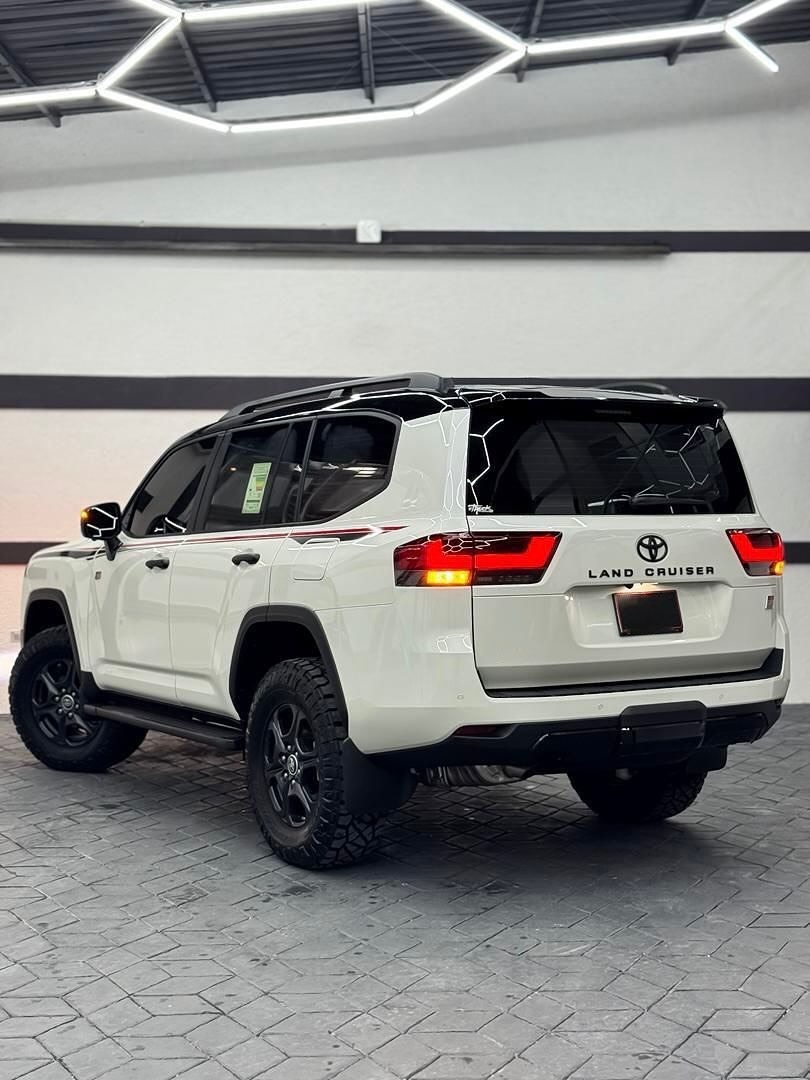 Toyota Land Cruiser 300 GR Sport 2024 Blanco Mérida