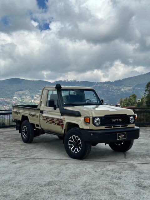 Toyota Land Cruiser 79 Hembrita 2024 Dorado Tovar
