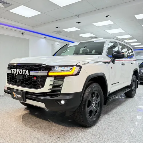 Toyota Land Cruiser 300 GR 2025 Blanco Caracas