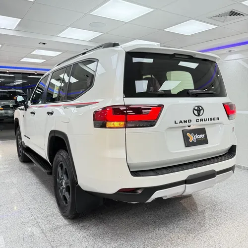 Toyota Land Cruiser 300 GR 2025 Blanco Caracas