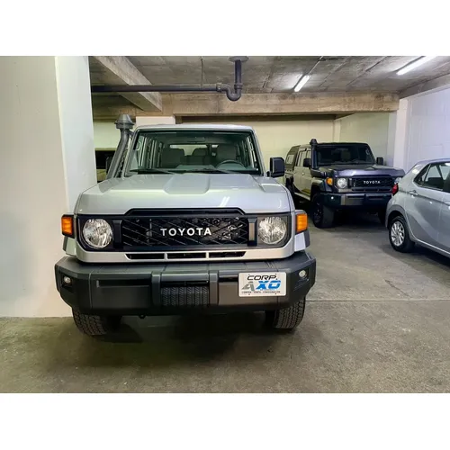 Toyota Land Cruiser Machito 2026 Plateado Caracas