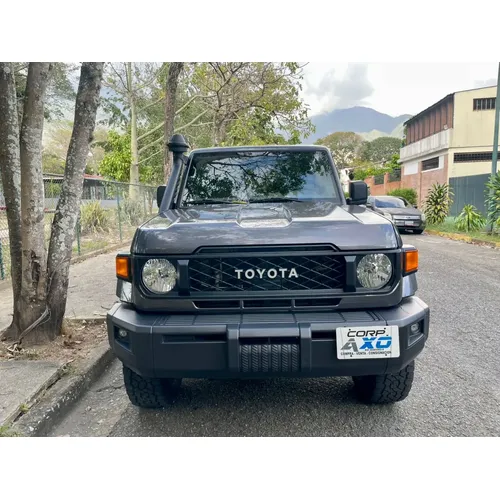 Toyota Land Cruiser 2024 Gris Caracas