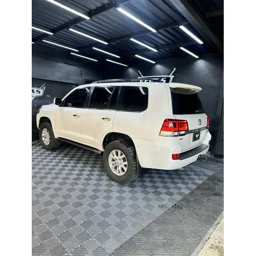 Toyota Land Cruiser 200 2021 Blanco Caracas