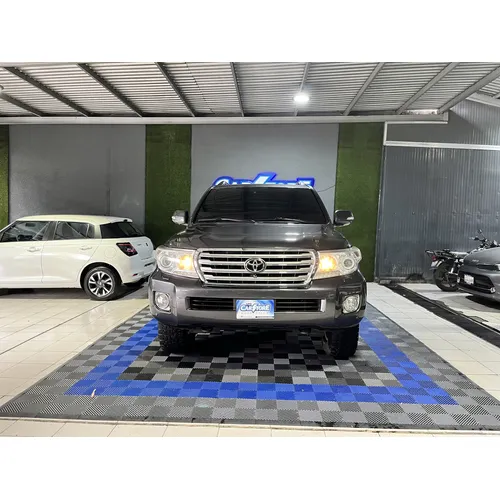 Toyota Land Cruiser 200 2014 Gris Caracas