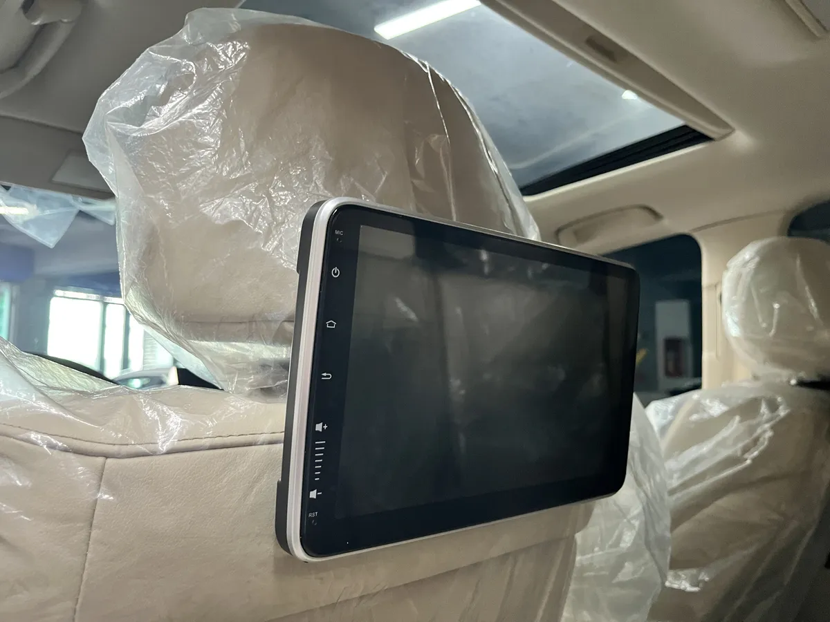 Toyota Land Cruiser 200 A año 2021 blanco11