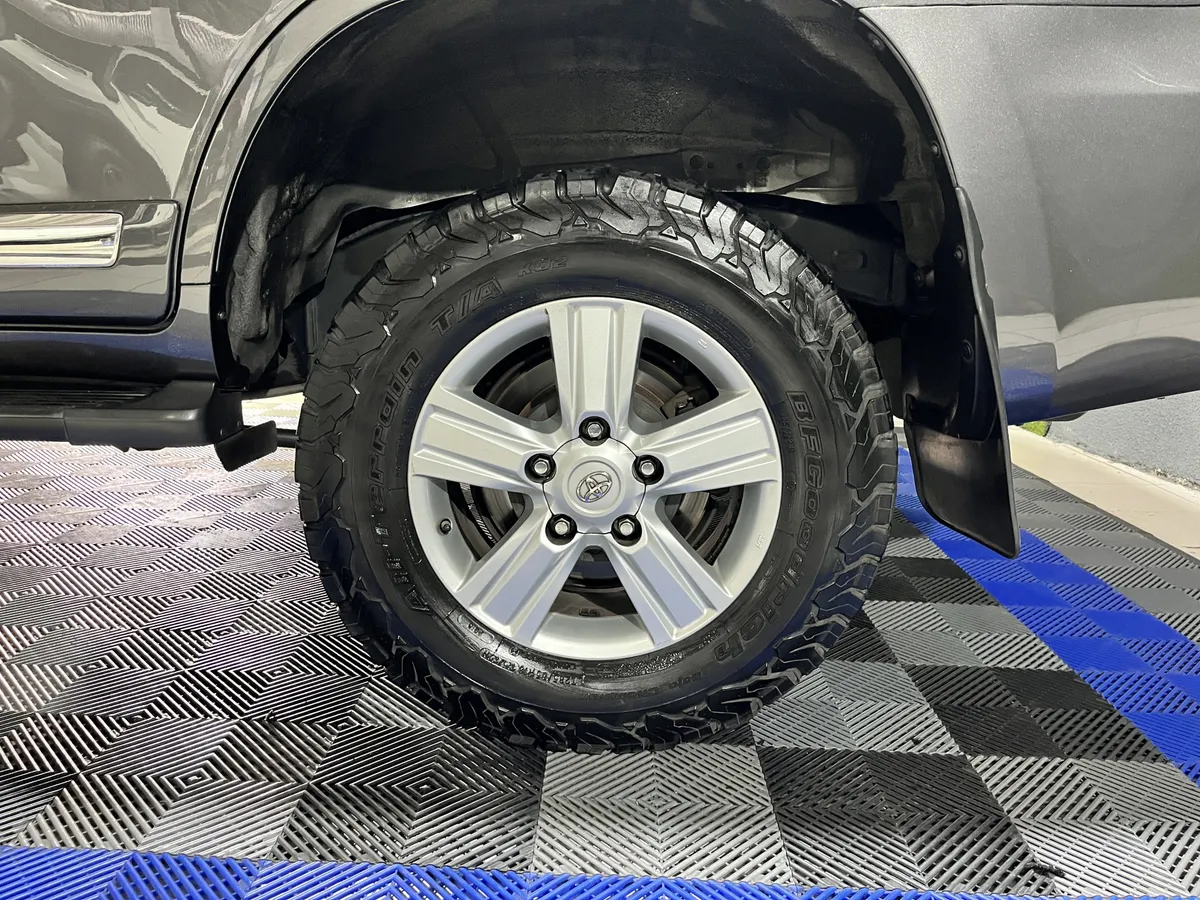 Toyota Land Cruiser 200 V8 2014 Gris Caracas