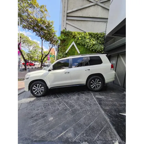 Toyota Land Cruiser 200 VX 2021 Blanco Caracas