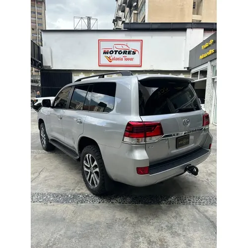 Toyota Land Cruiser 2019 Plateado Caracas