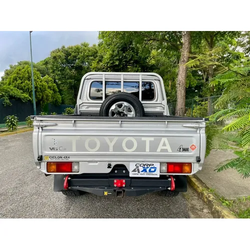 Toyota Land Cruiser 2022 Plateado Caracas