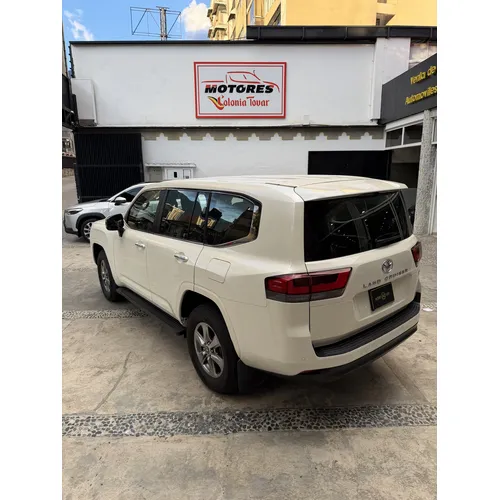 Toyota Land Cruiser 300 Vx 2024 Blanco Caracas