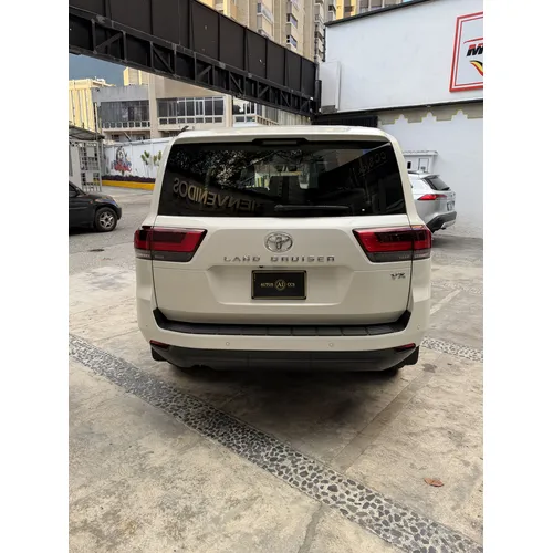 Toyota Land Cruiser 300 Vx 2024 Blanco Caracas