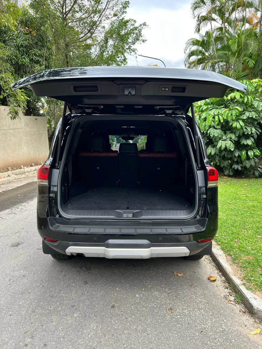 Toyota Land Cruiser 300 GR 2023 Negro Caracas